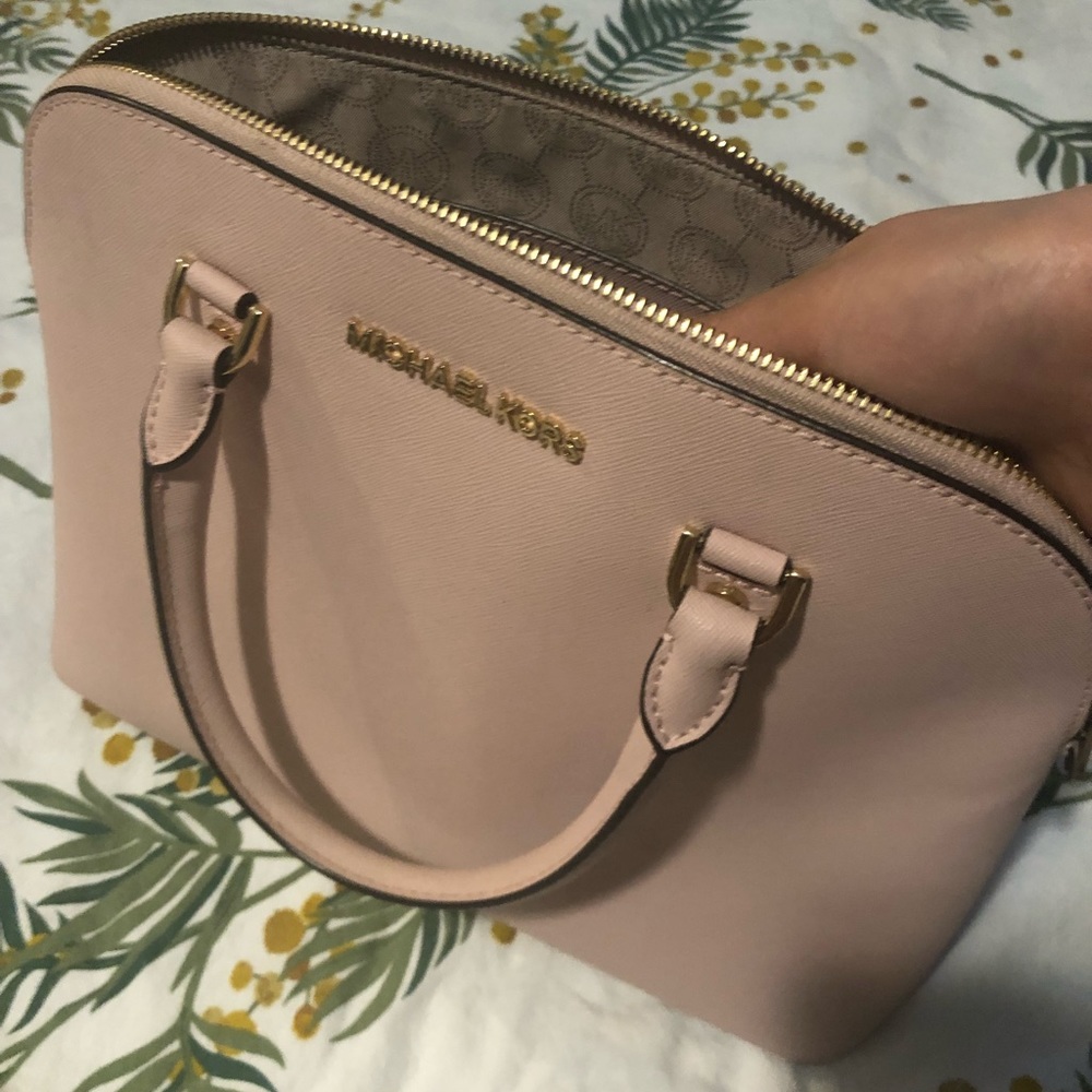 Michael kors pink handbag